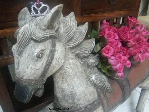Bea6.Pallet.Horse Flowers